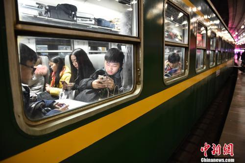 2019春运大幕开启：全国铁路已售春运车票3.83亿张